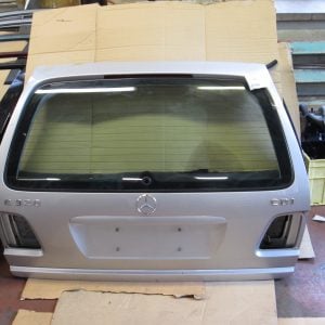 Takaluukku W210