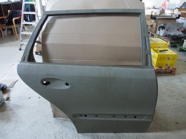 Takaovi W210 oikea