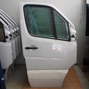 Sprinter W906 etuovi oikea